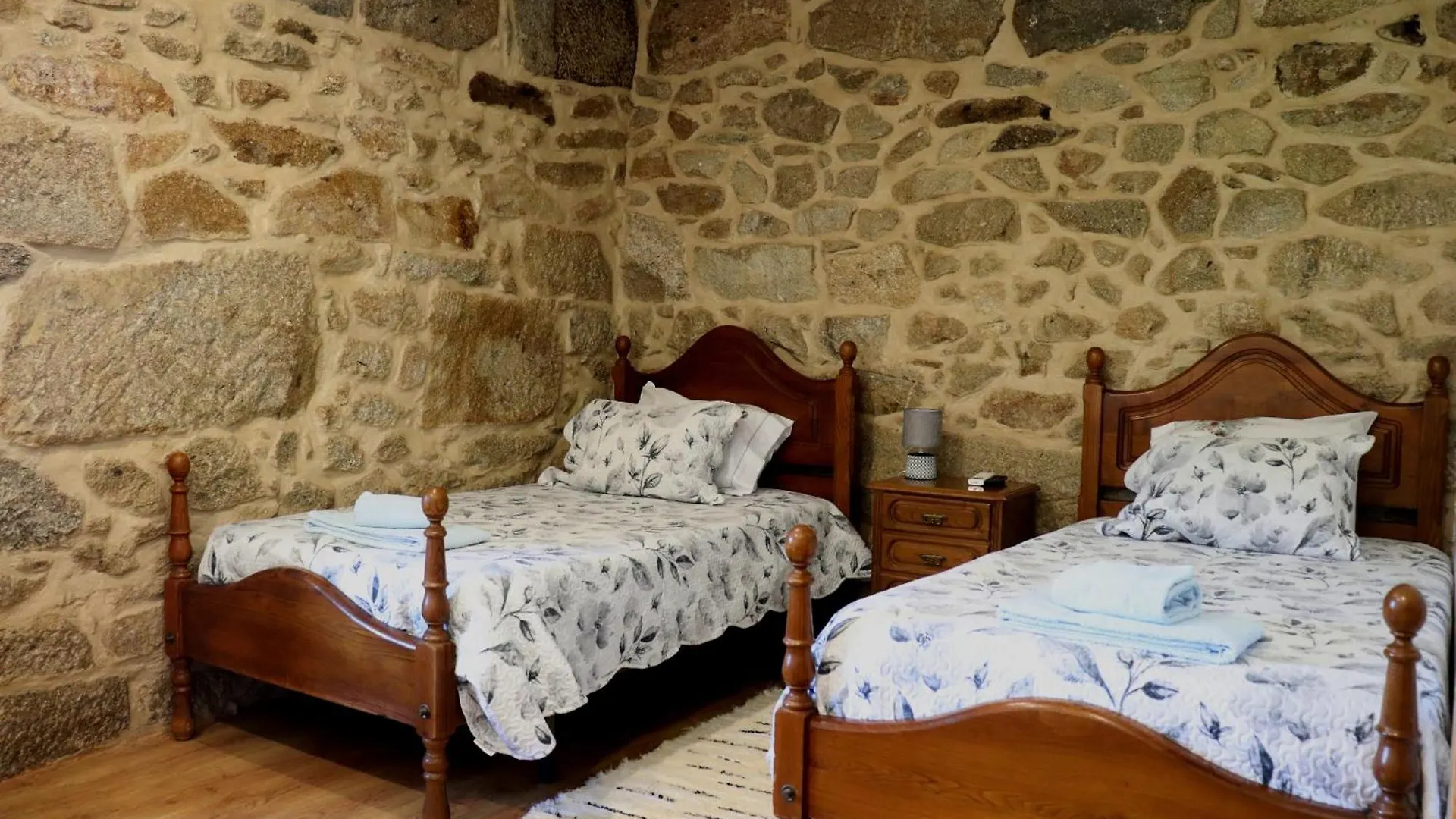 Casa Das Eiras Paderne  Portugal